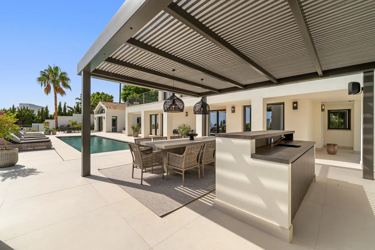 5-bedroom villa in Rocio de Nagüeles with private pool and private garden — image 7