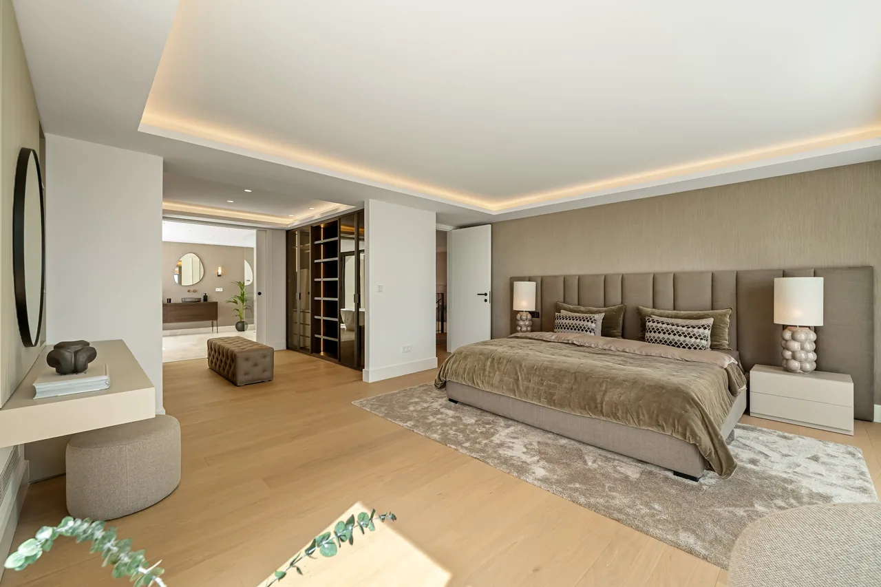 5-bedroom villa in Rocio de Nagüeles with private pool and private garden — image 13