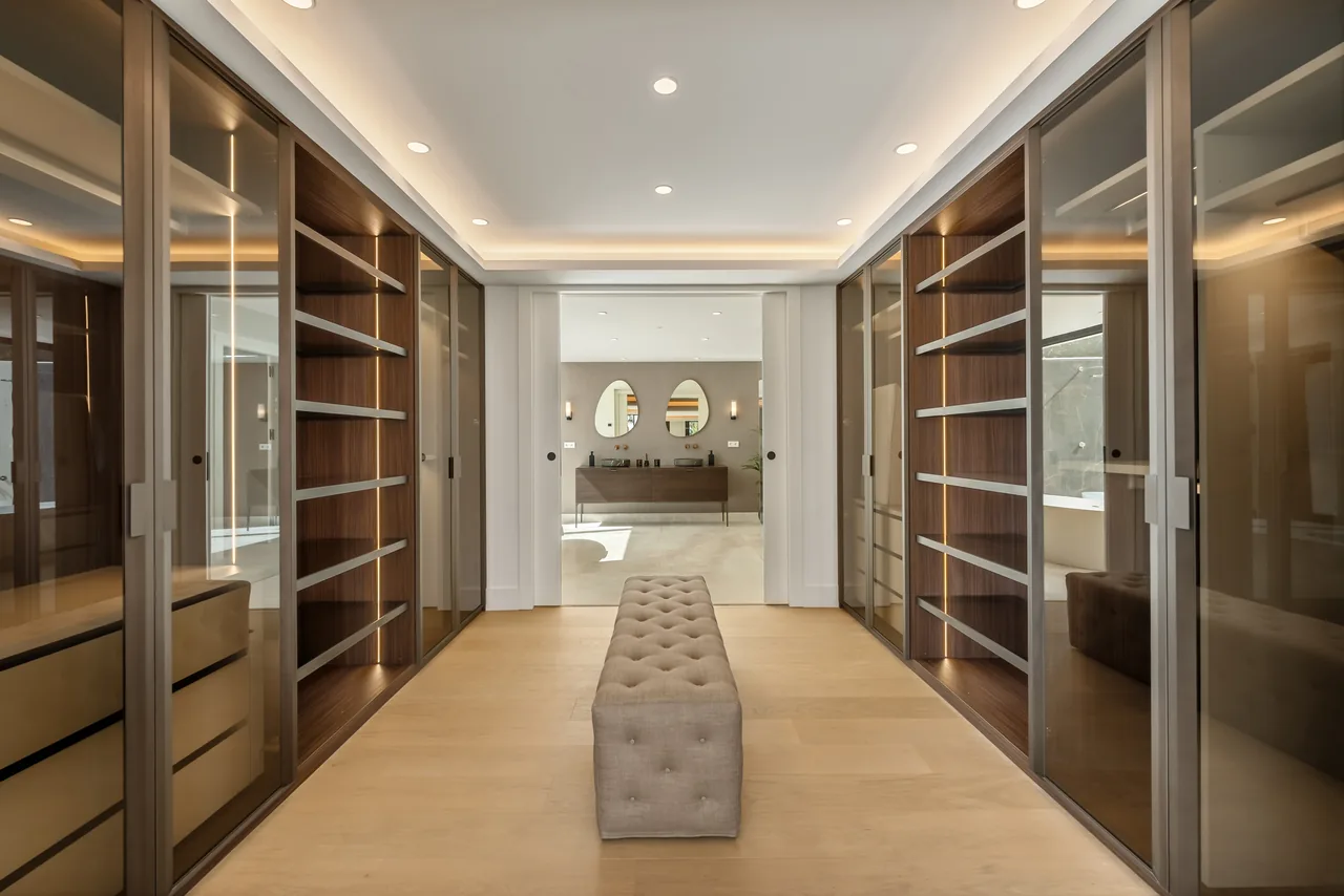 5-bedroom villa in Rocio de Nagüeles with private pool and private garden — image 14