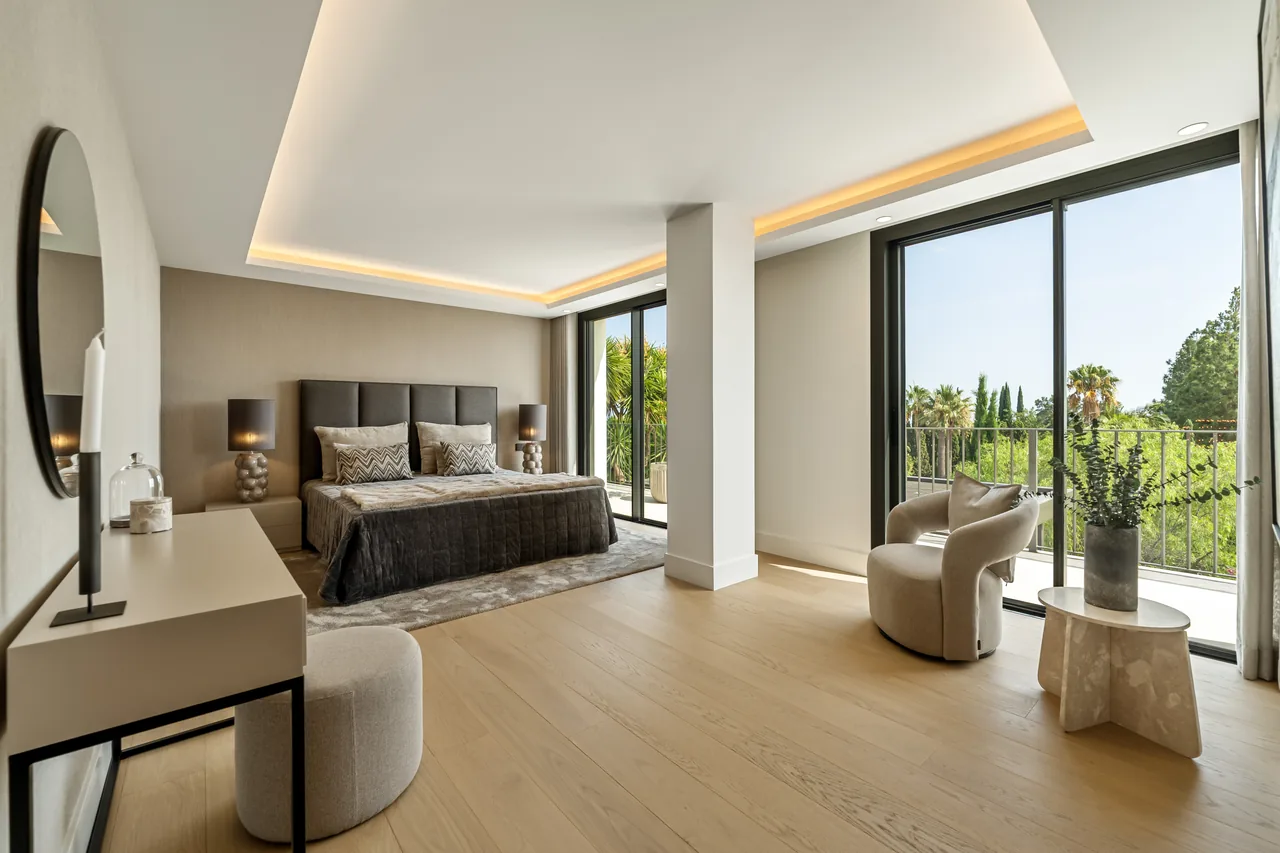 5-bedroom villa in Rocio de Nagüeles with private pool and private garden — image 19
