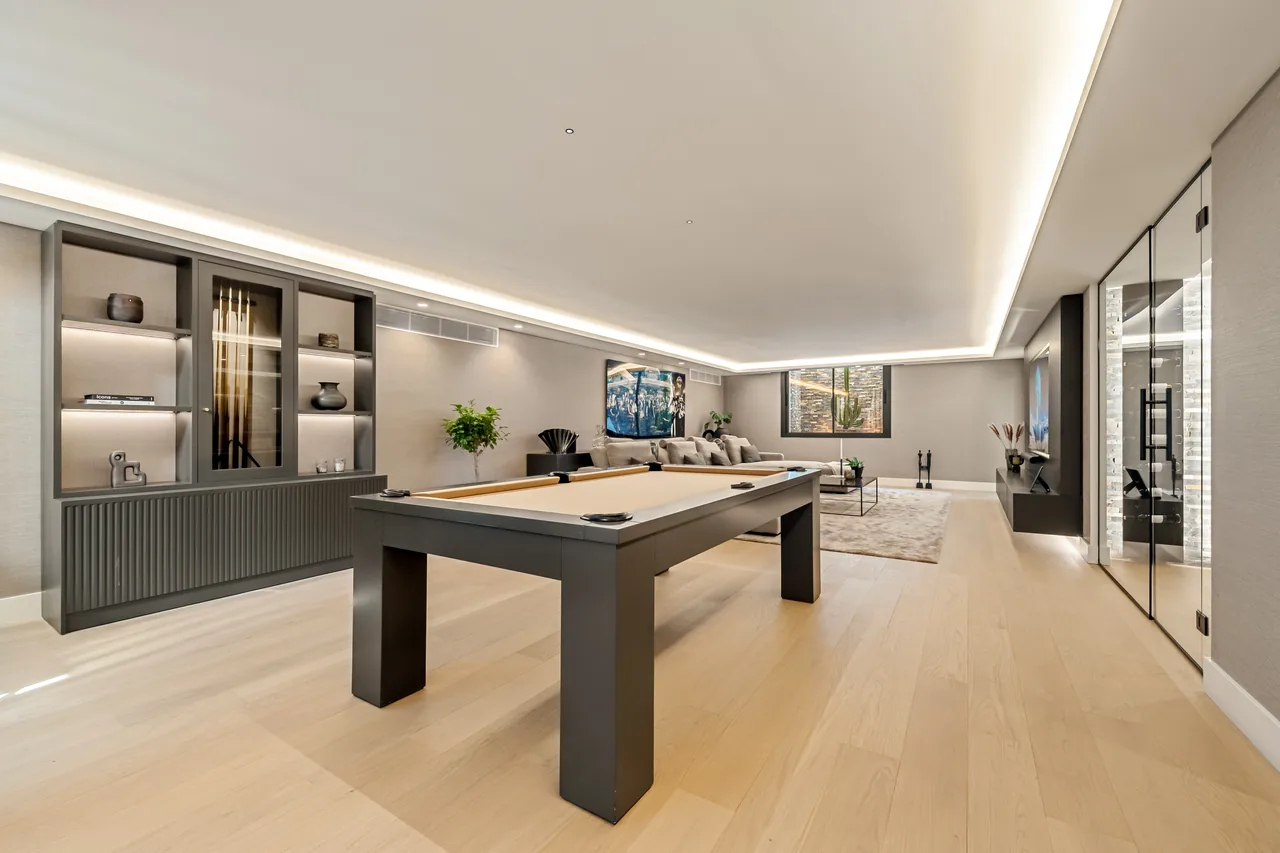 5-bedroom villa in Rocio de Nagüeles with private pool and private garden — image 35