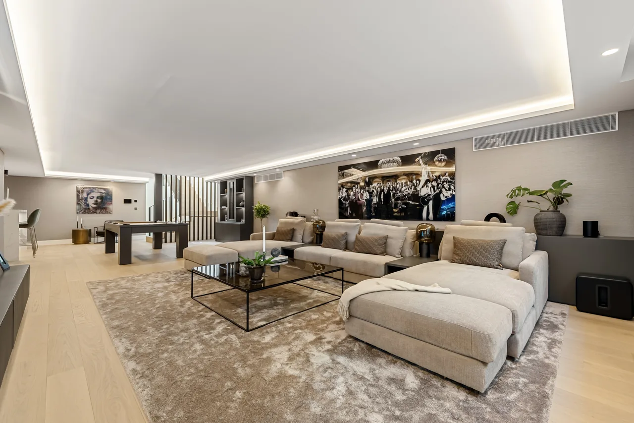 5-bedroom villa in Rocio de Nagüeles with private pool and private garden — image 38