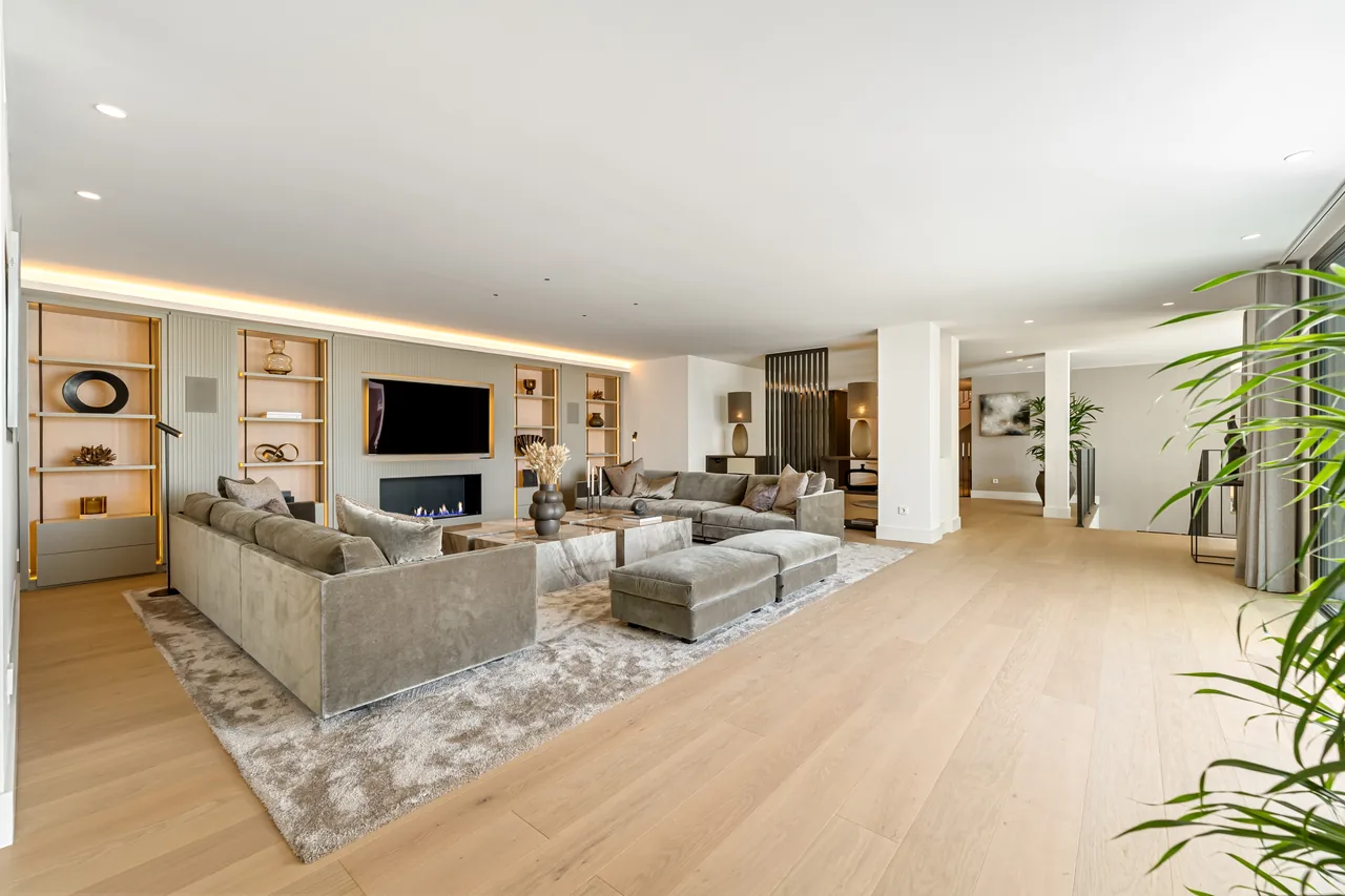 5-bedroom villa in Rocio de Nagüeles with private pool and private garden — image 45