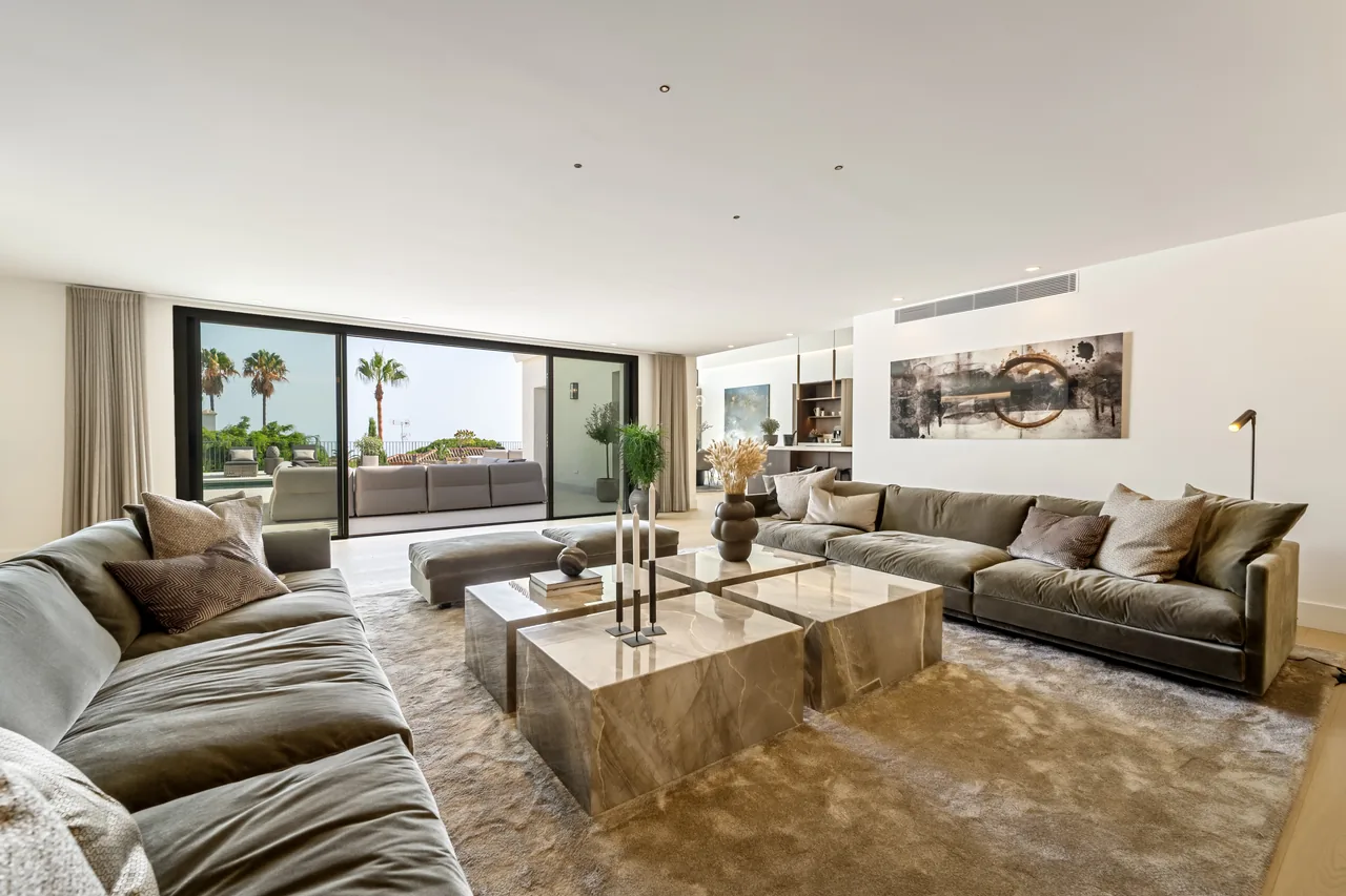 5-bedroom villa in Rocio de Nagüeles with private pool and private garden — image 47