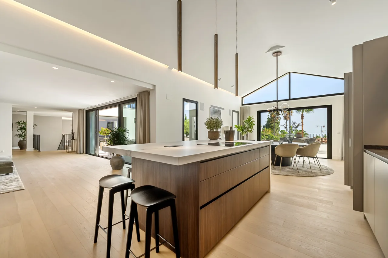 5-bedroom villa in Rocio de Nagüeles with private pool and private garden — image 49