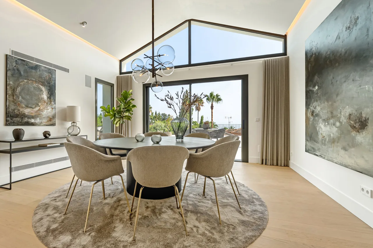 5-bedroom villa in Rocio de Nagüeles with private pool and private garden — image 50