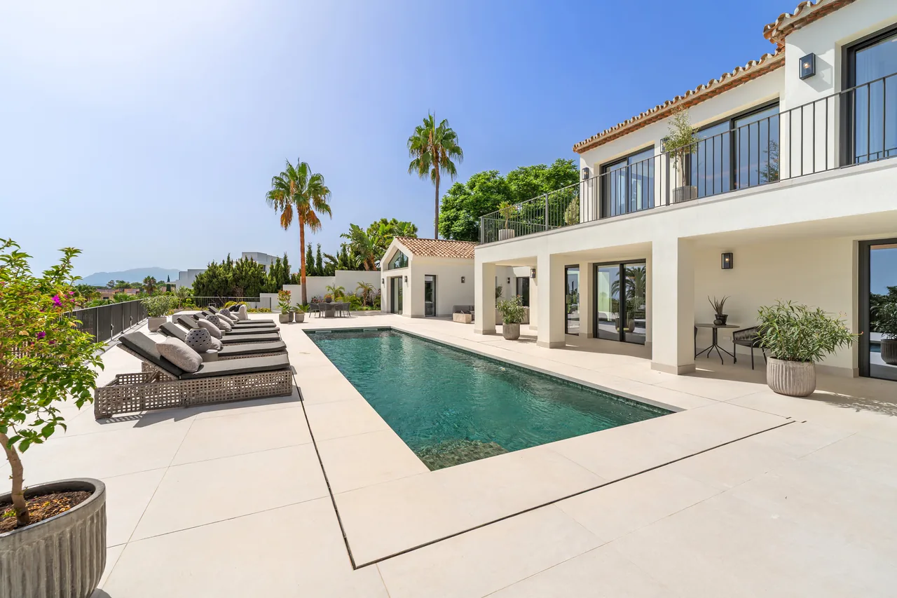 5-bedroom villa in Rocio de Nagüeles with private pool and private garden — image 54
