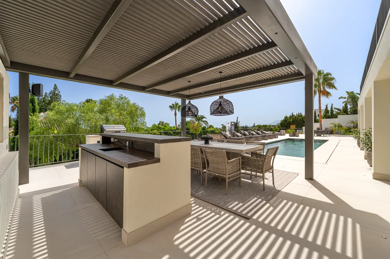 5-bedroom villa in Rocio de Nagüeles with private pool and private garden — image 65