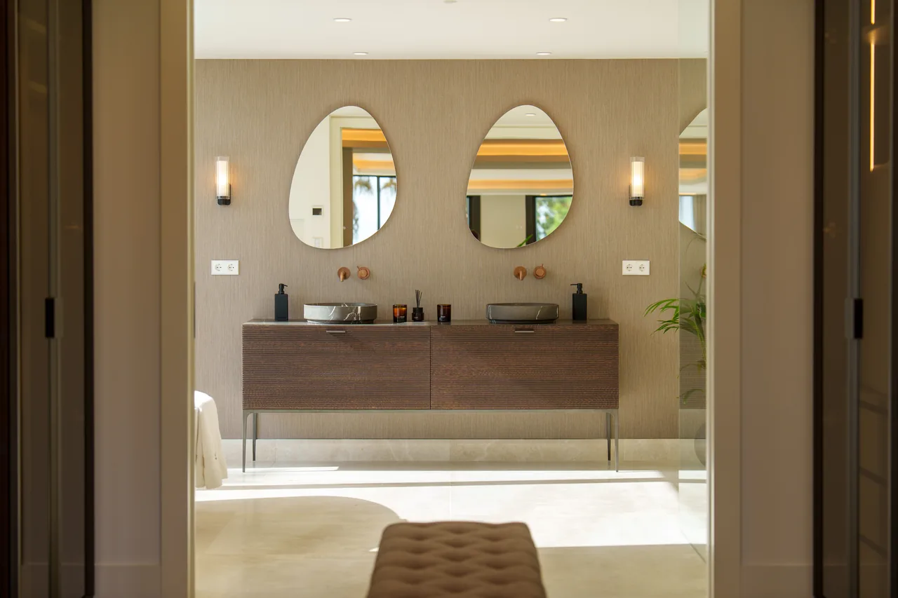 5-bedroom villa in Rocio de Nagüeles with private pool and private garden — image 67