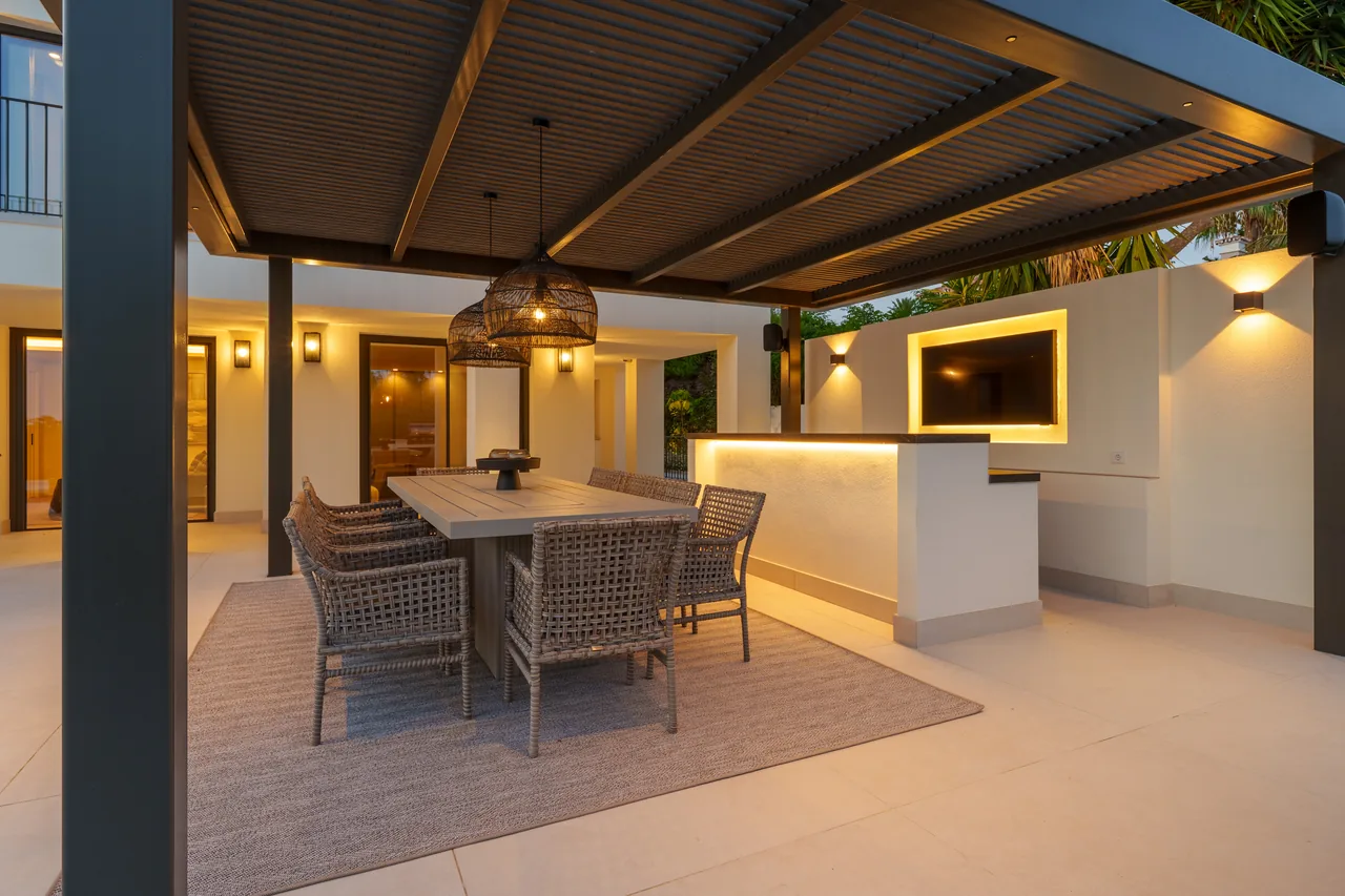 5-bedroom villa in Rocio de Nagüeles with private pool and private garden — image 74