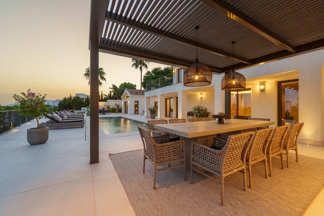 5-bedroom villa in Rocio de Nagüeles with private pool and private garden — image 77