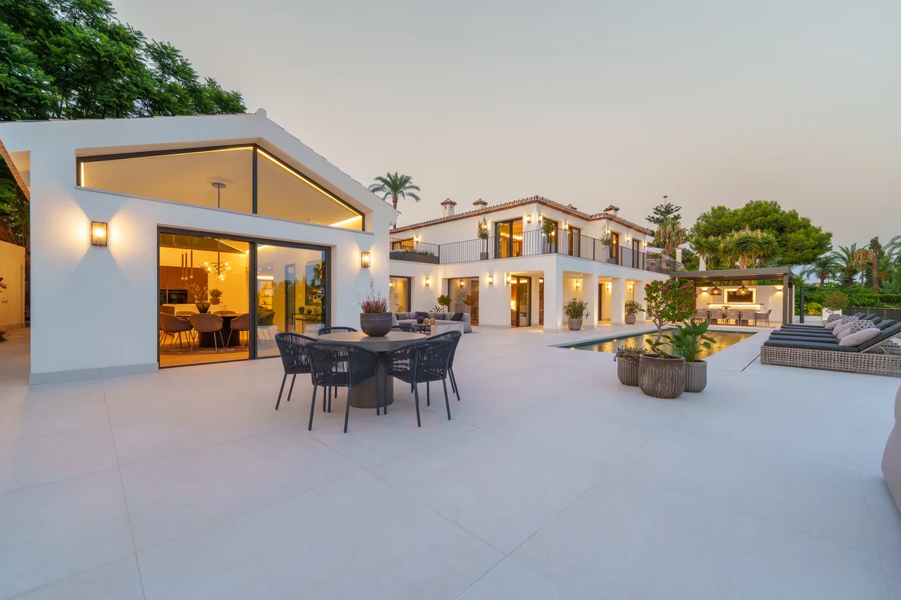 5-bedroom villa in Rocio de Nagüeles with private pool and private garden — image 79