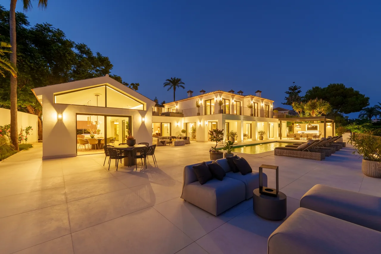 5-bedroom villa in Rocio de Nagüeles with private pool and private garden — image 83