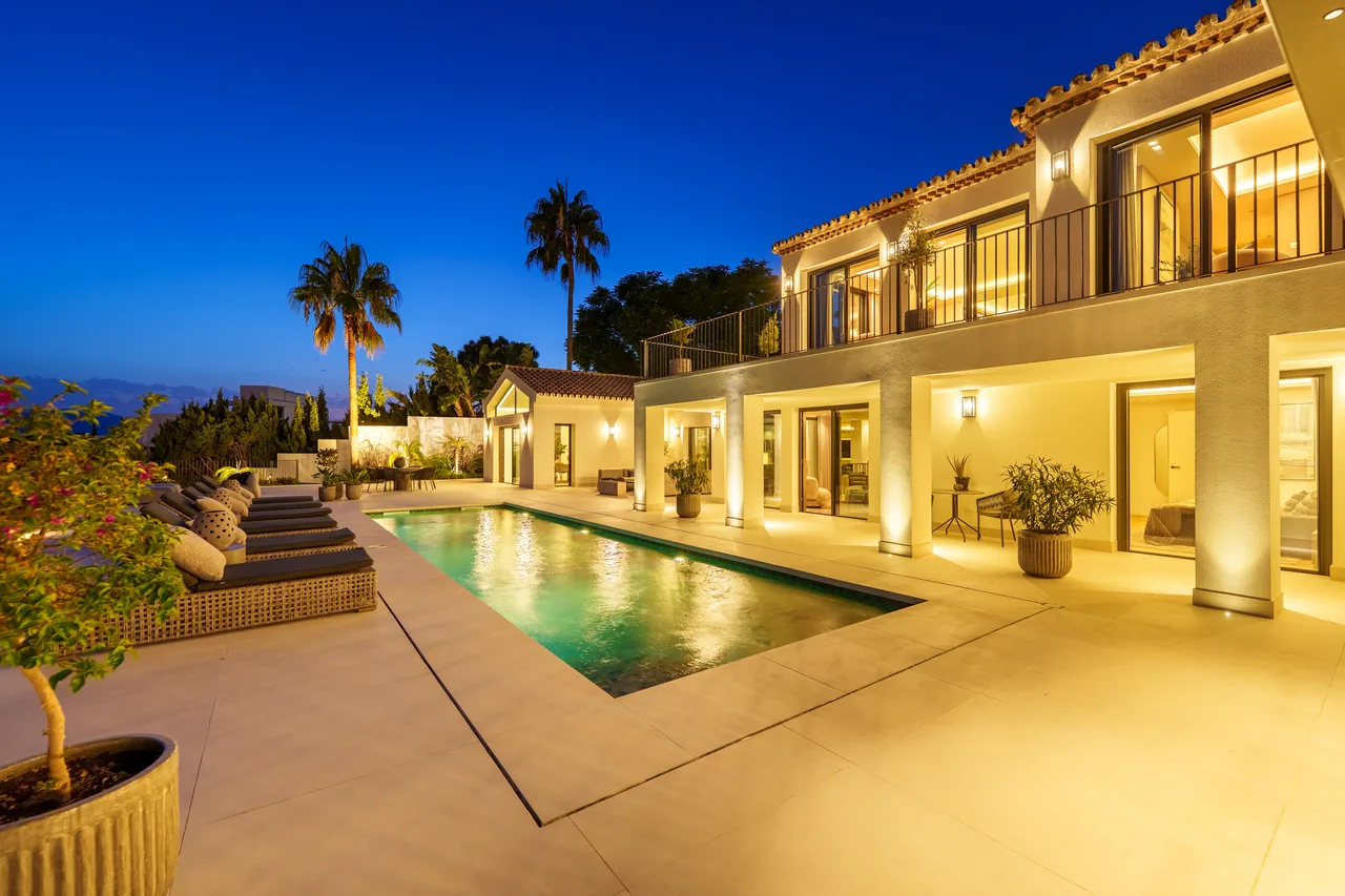 5-bedroom villa in Rocio de Nagüeles with private pool and private garden — image 86