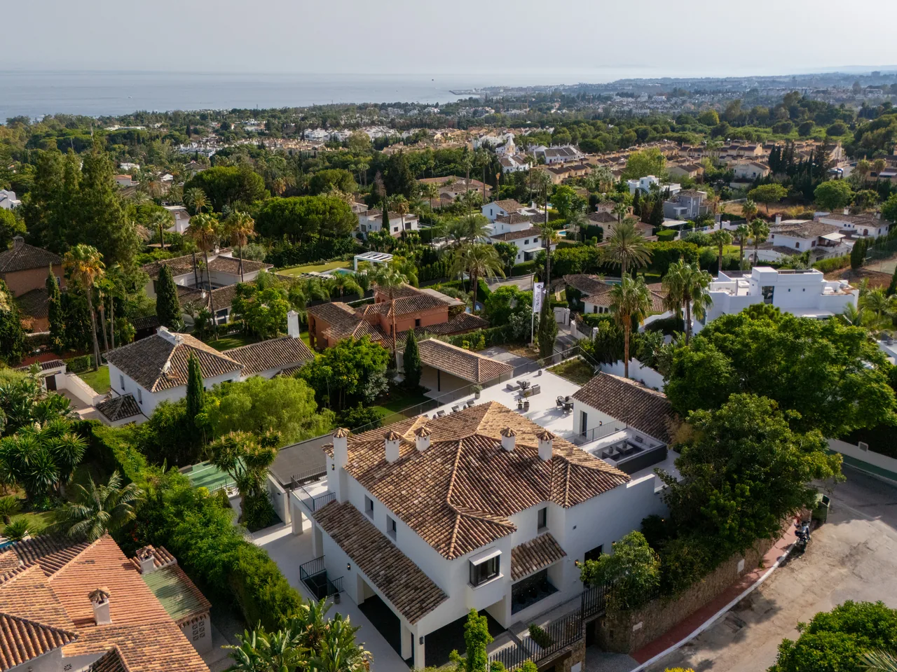 5-bedroom villa in Rocio de Nagüeles with private pool and private garden — image 96