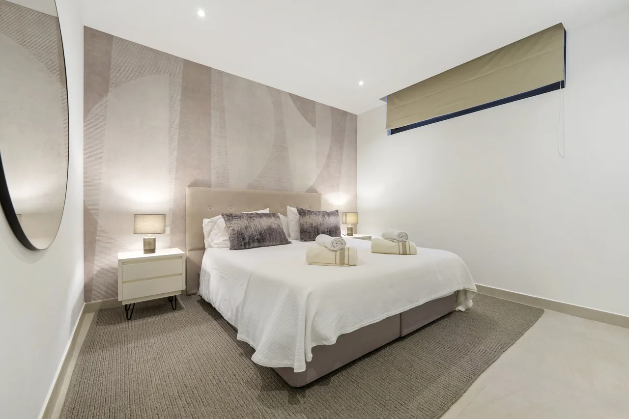 6-bedroom villa in Altos de Puente Romano with private pool and private garden — image 61