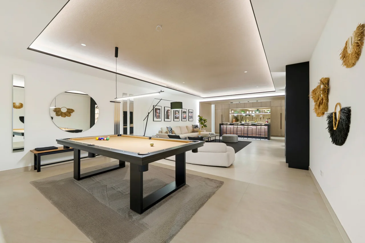 6-bedroom villa in Altos de Puente Romano with private pool and private garden — image 65