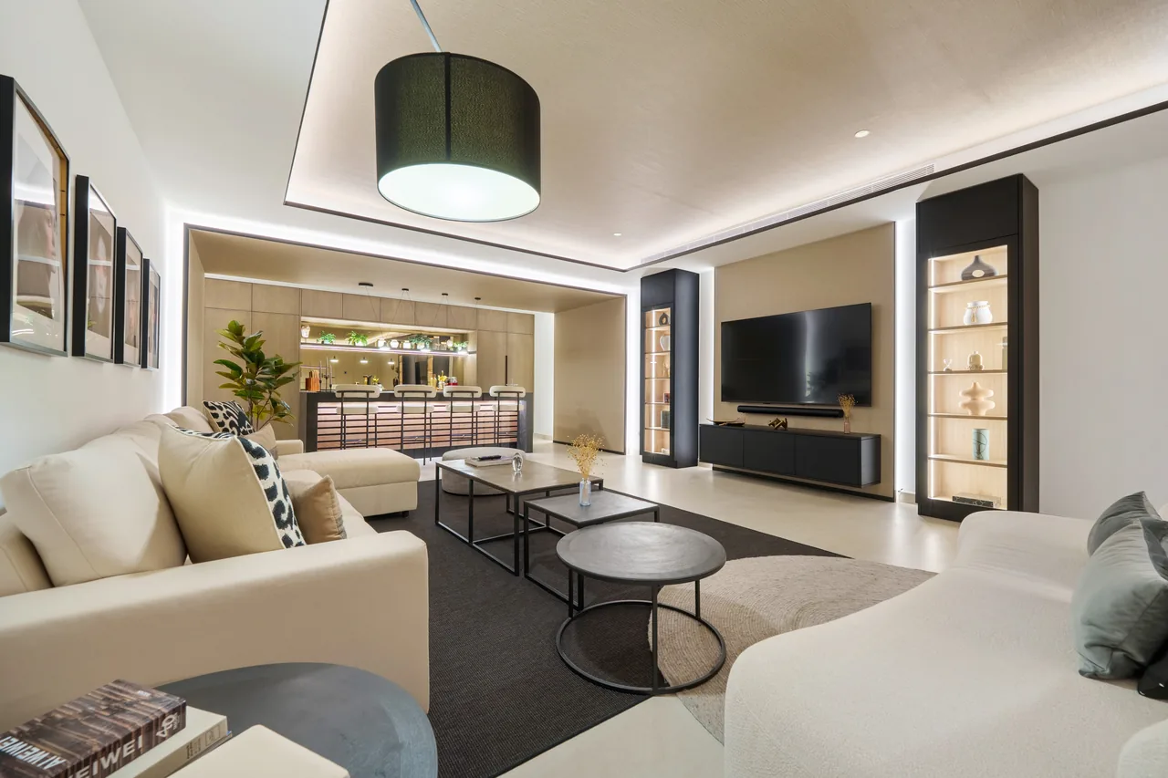 6-bedroom villa in Altos de Puente Romano with private pool and private garden — image 66