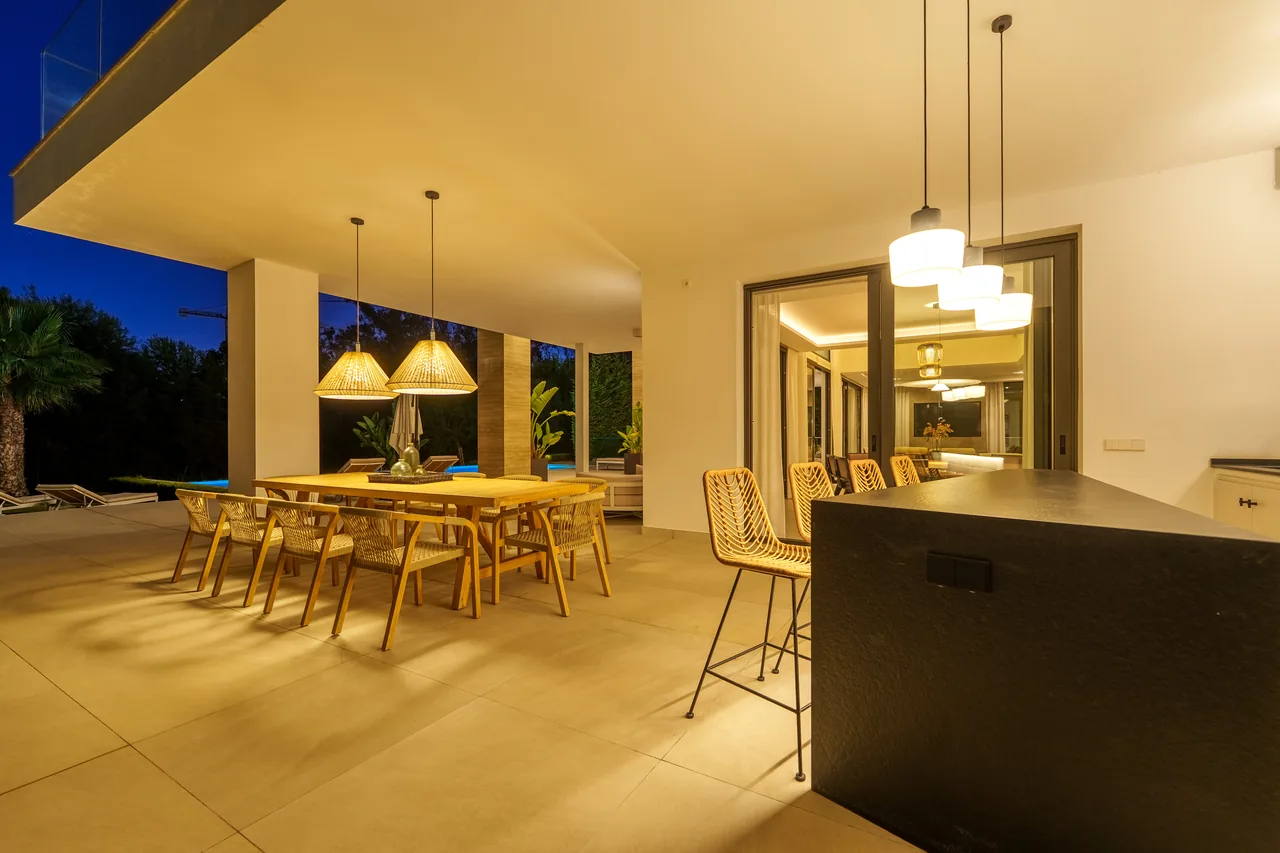 6-bedroom villa in Altos de Puente Romano with private pool and private garden — image 85