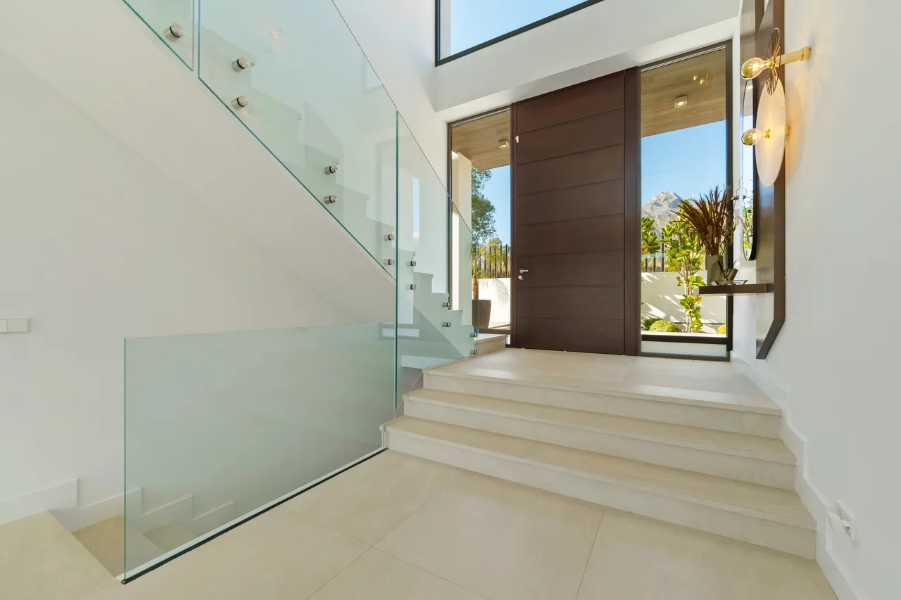 6-bedroom villa in Altos de Puente Romano with private pool and private garden — image 103