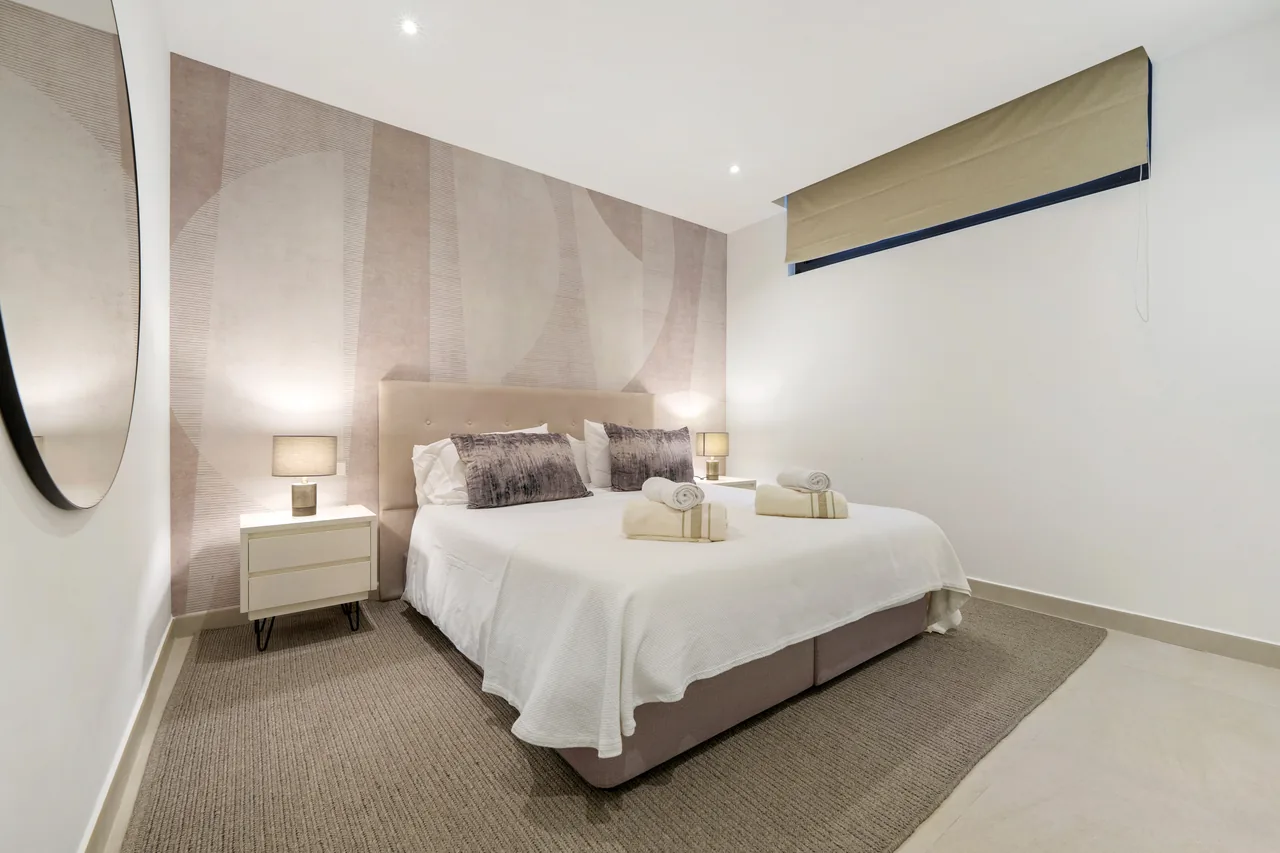 6-bedroom villa in Altos de Puente Romano with private pool and private garden — image 122