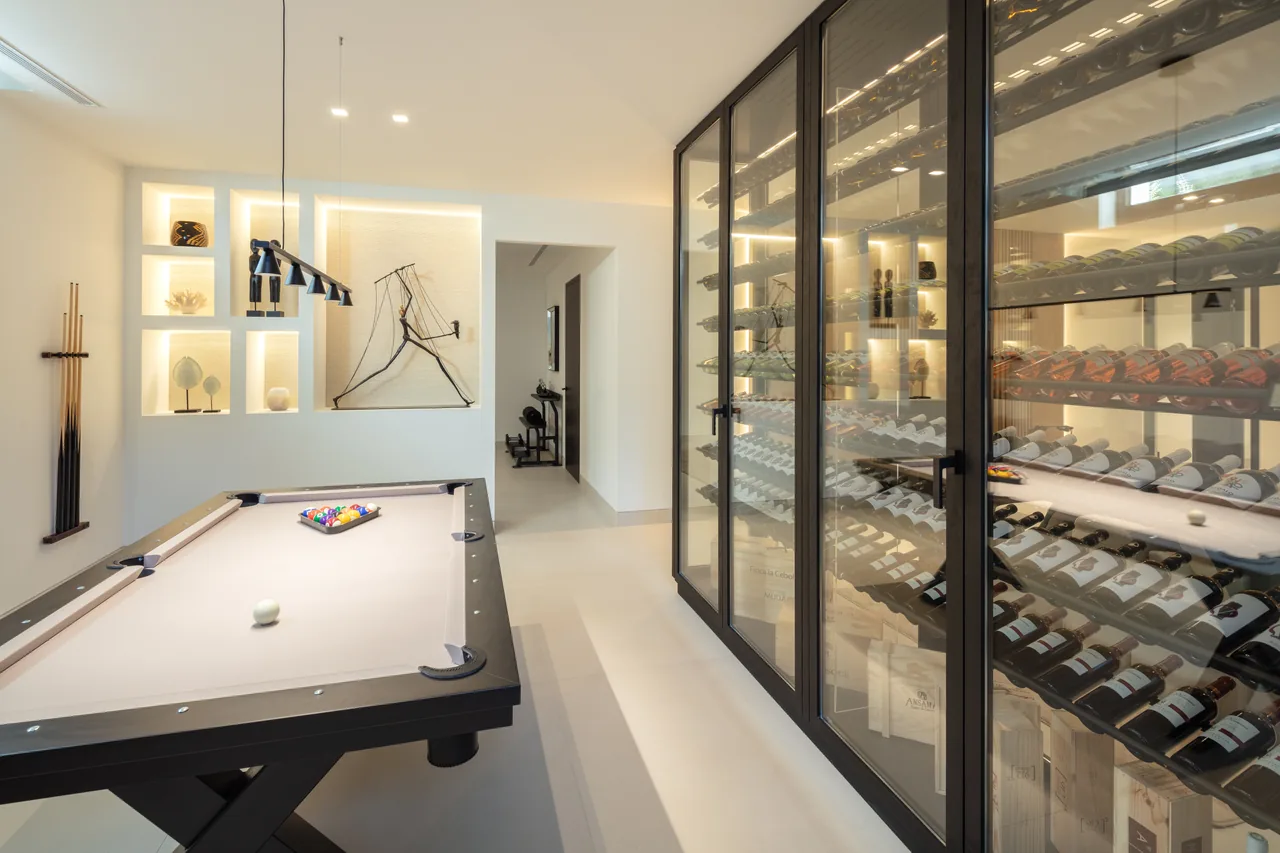 5-bedroom villa in Las Brisas with private pool and private garden — image 15