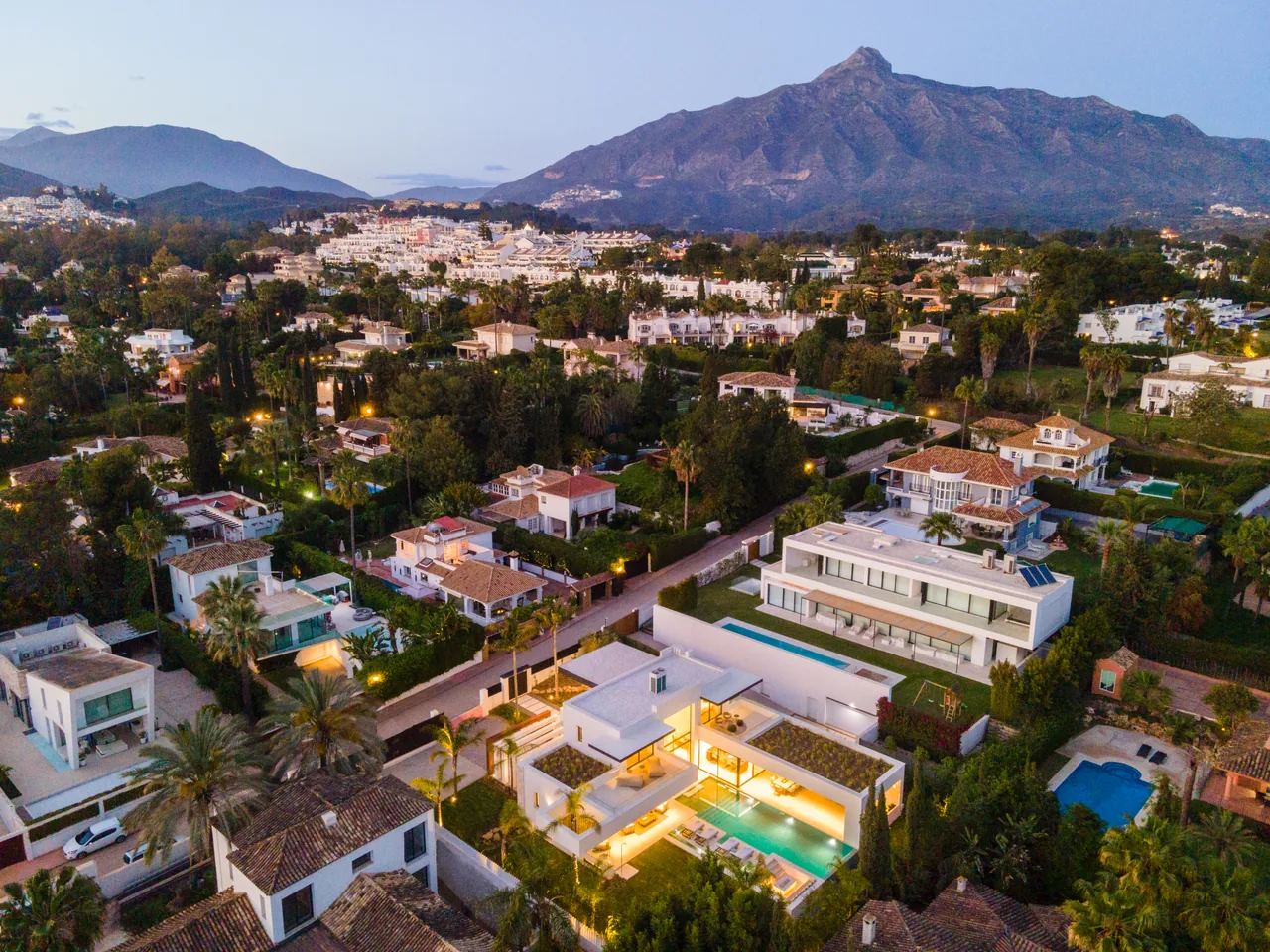 5-bedroom villa in Las Brisas with private pool and private garden