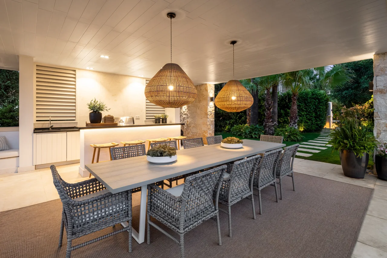 7-bedroom villa in Las Brisas with golf setting and private pool — image 8