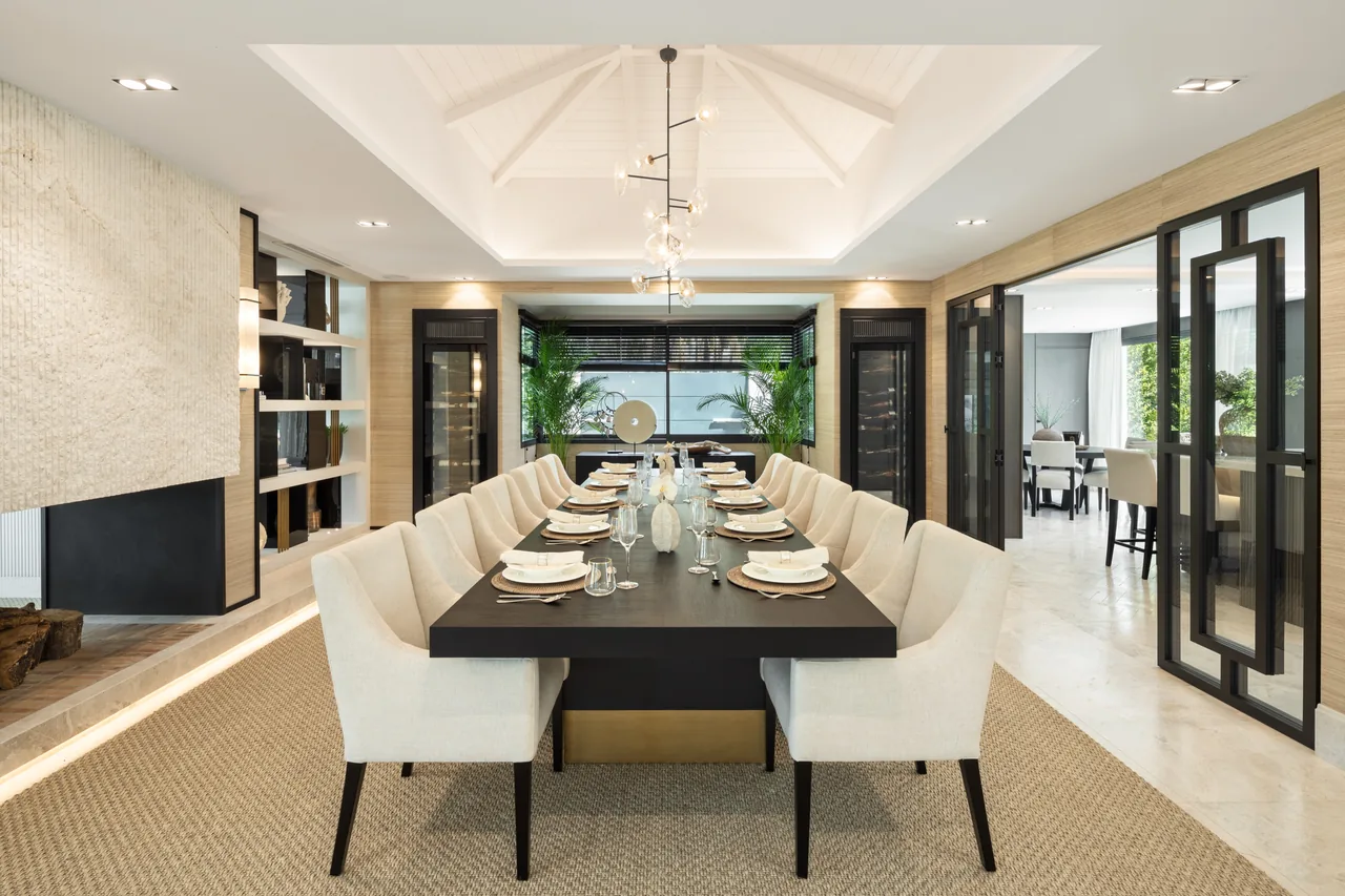 7-bedroom villa in Las Brisas with golf setting and private pool — image 13