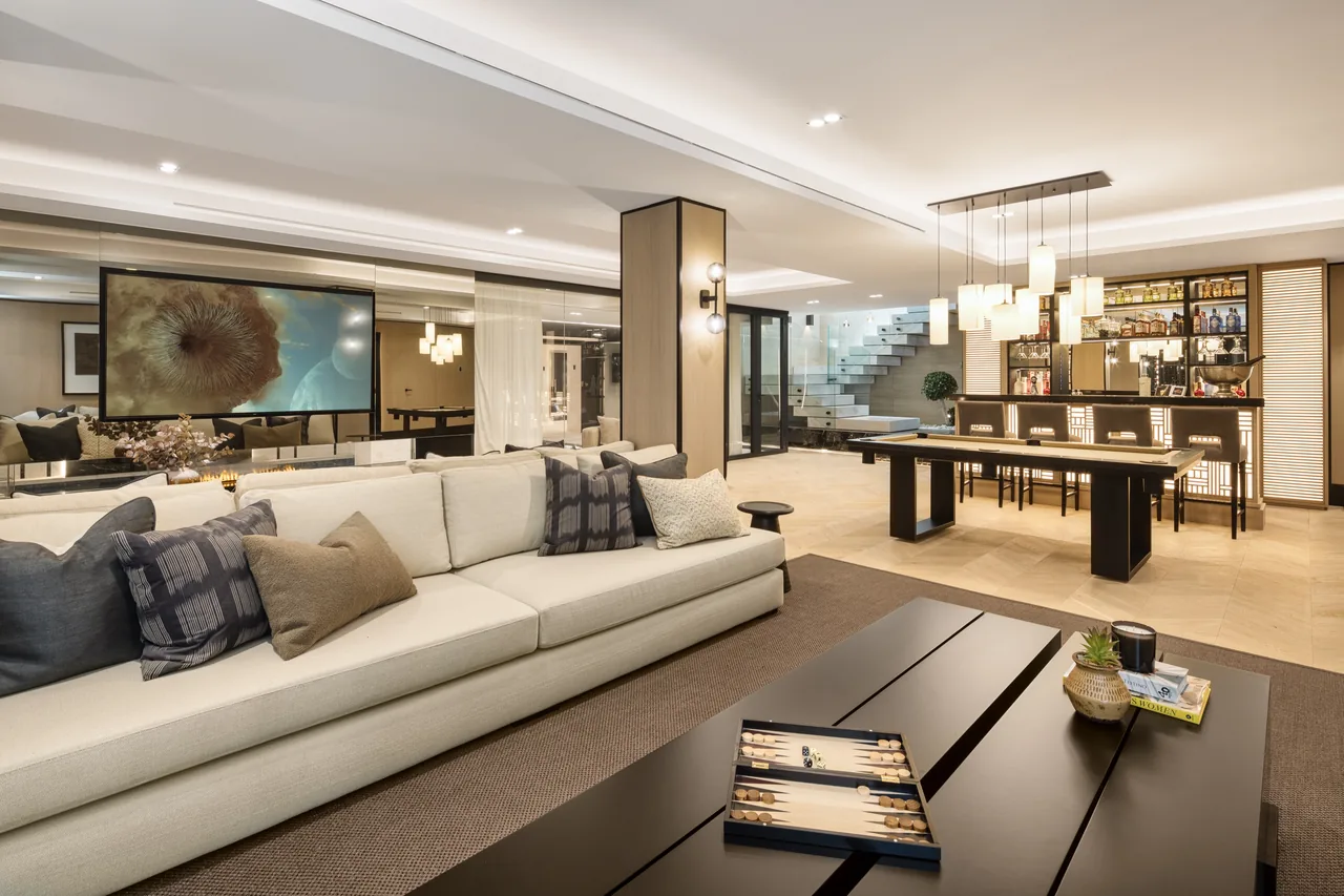 7-bedroom villa in Las Brisas with golf setting and private pool — image 29